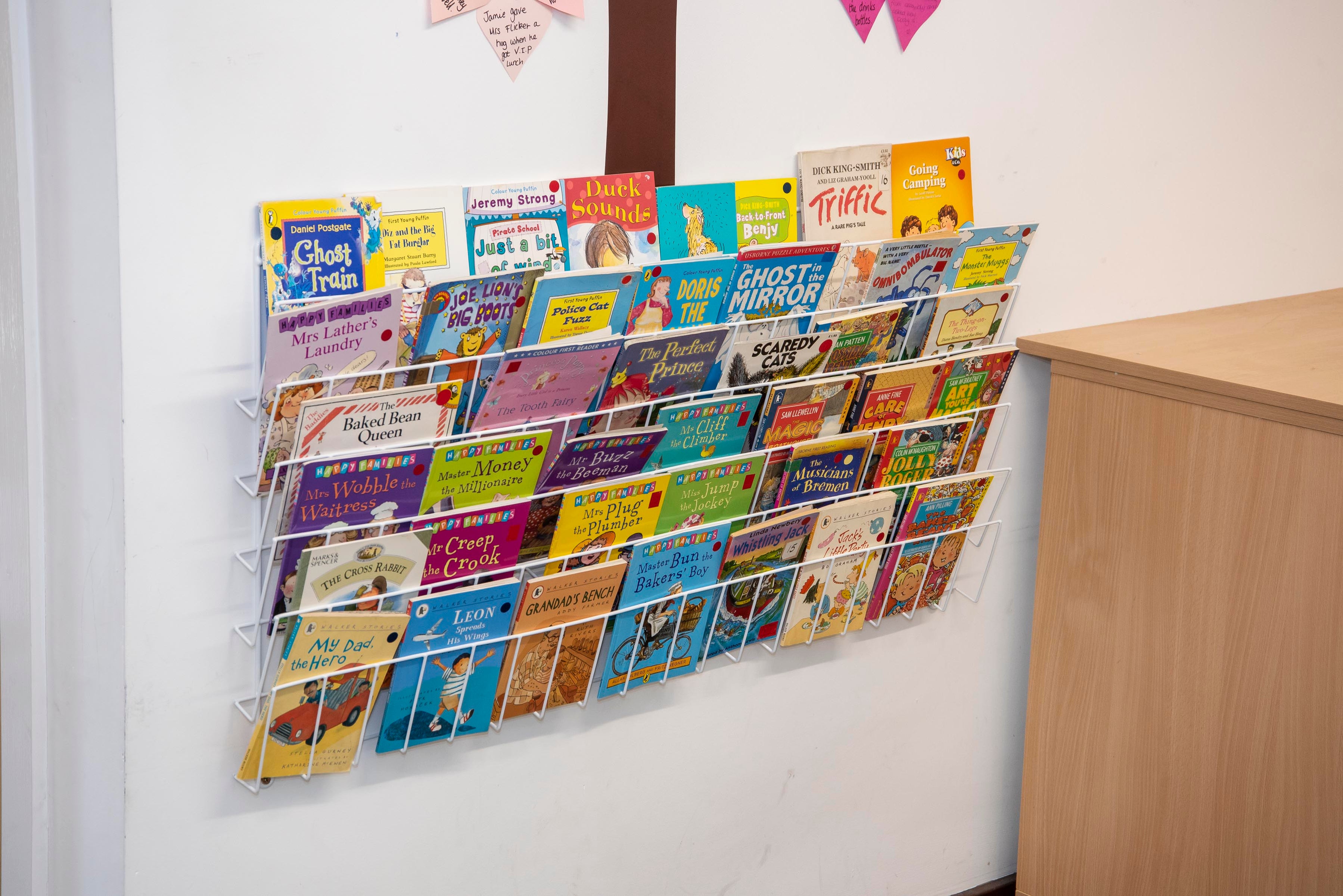 Horizontal Wall Book Rack (6 Shelves) | Educational Toys